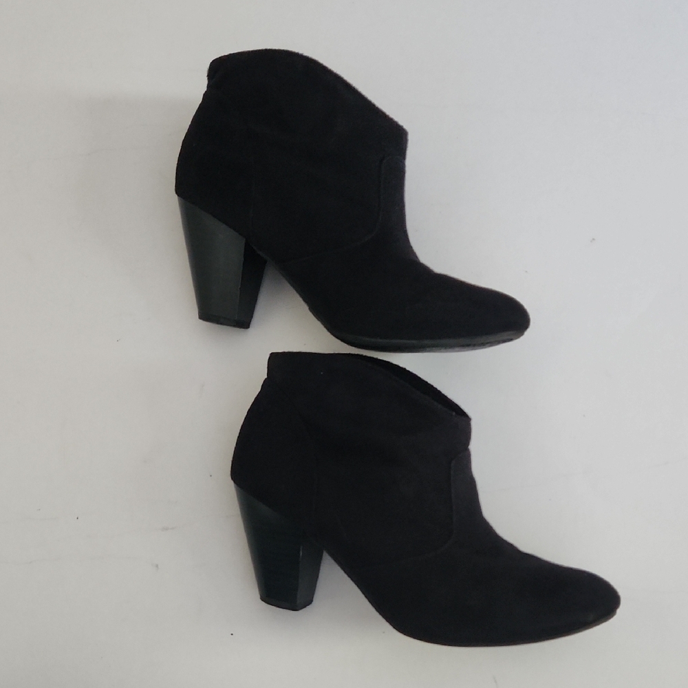 Trend Report Women's Black Ankle Faux Suede Booties